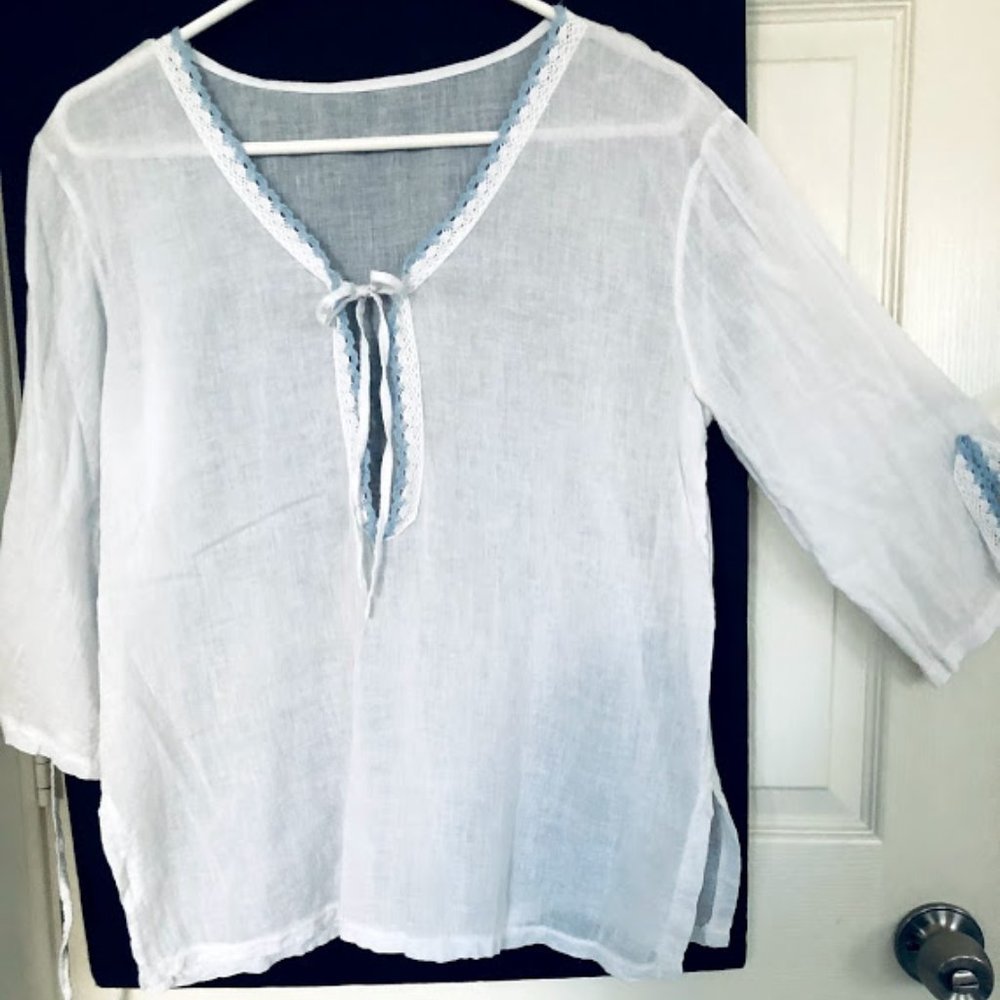 White cotton lt blue trimming 3/4 sleeves top NWOT